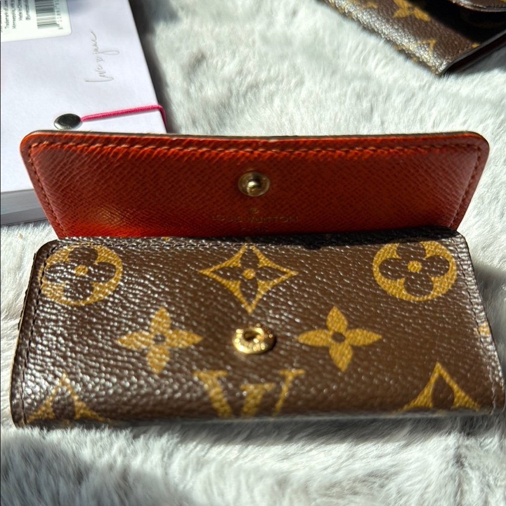 Louis Vuitton Brown and Orange Key Holder with Monogram - Picture 3 of 6
